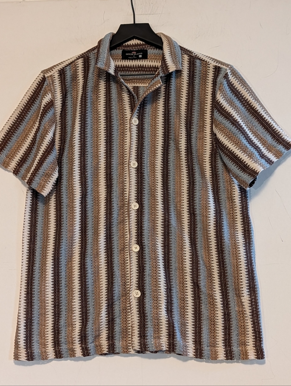 Ditch Plains Men’s Medium Striped Short Sleeve Button Up Shirt Textured Knit